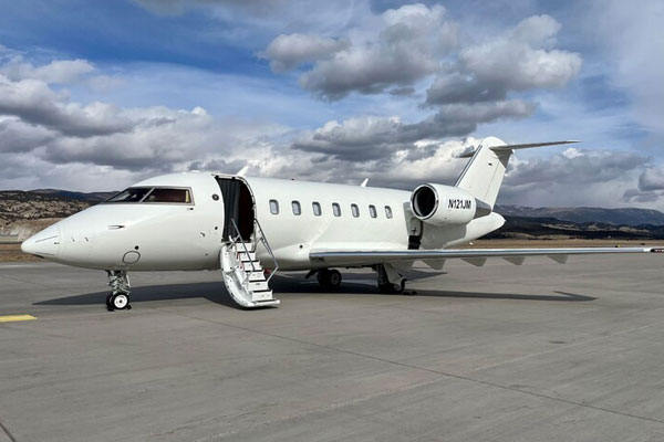 AIRBUS A319-CJ Heavy Jet